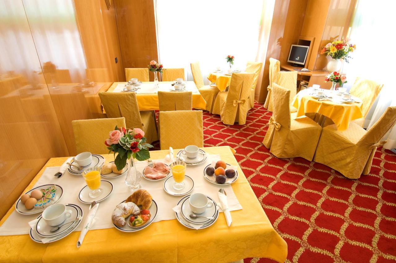 Hotel Cinque Giornate Milán Restaurante foto